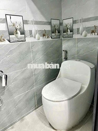 Nhà 2.1 Tỷ 3 Tầng 2PN2WC Ngay Trung Tâm Q.3 Hẻm CMT8