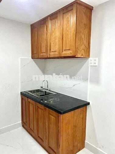 Nhà 2.1 Tỷ 3 Tầng 2PN2WC Ngay Trung Tâm Q.3 Hẻm CMT8