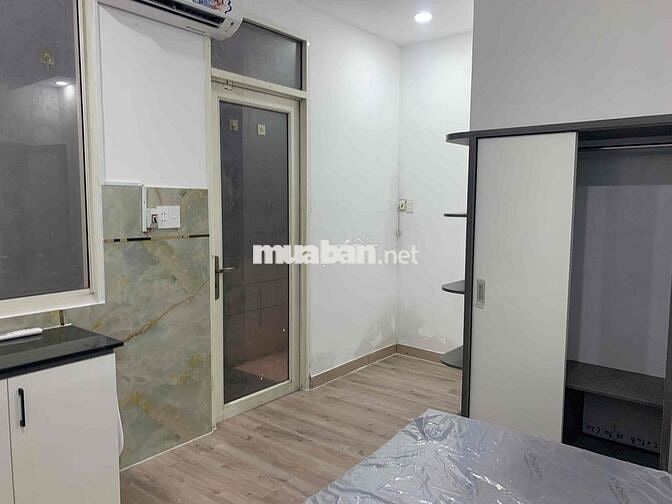 cho thuê phòng trệt lô gia thoáng đầy đủ nội thất mới