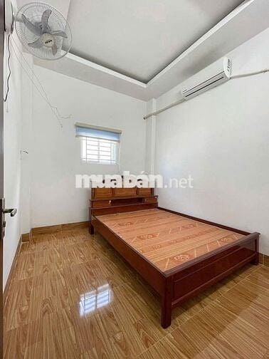Bán Nhà Trệt 2 Lầu, hẻm oto 3 phòng ngủ giá tại cmt8 ,giá 3ty330