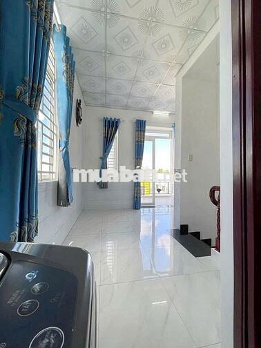 Bán Nhà Trệt 2 Lầu, hẻm oto 3 phòng ngủ giá tại cmt8 ,giá 3ty330