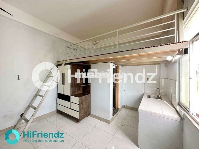 Duplex cửa sổ trời - Gần trường UEH - HUFLIT - UMP Quận 10