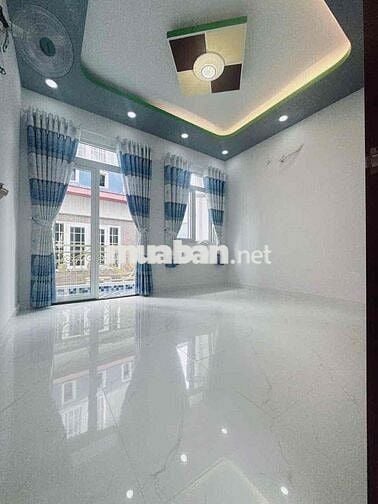SIÊU PHẨM GẦN CHỢ DT 4.2m x 10m 3 Tỷ 950