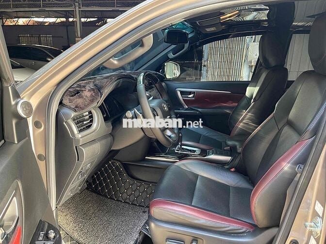 Toyota Fortuner 2.4G 4x2 AT Legender 2021