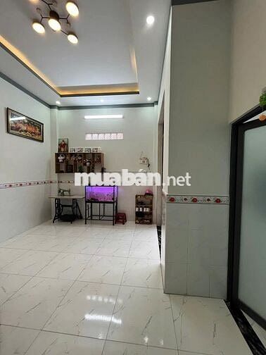 Nhà cấp 4 100% thổ cư, gần chợ khu đông dân cư cần bán