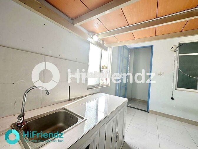 Duplex cửa sổ trời - Gần trường UEH - HUFLIT - UMP Quận 10