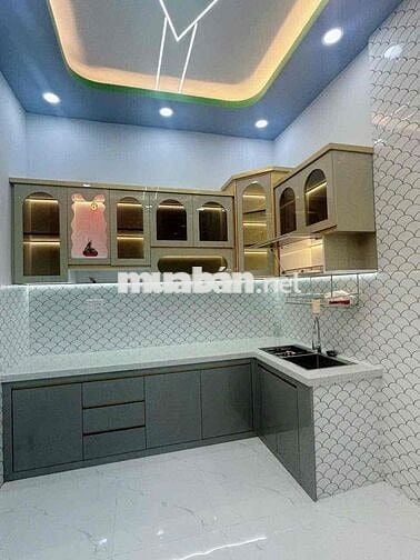 SIÊU PHẨM GẦN CHỢ DT 4.2m x 10m 3 Tỷ 950