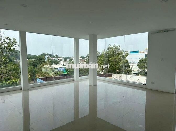 TÒA NHÀ 650M2 PCCC THẨM DUYỆT ĐIỆN 3FA 1FA ĐỦ THANG MÁY TRỆT 3 LẦU