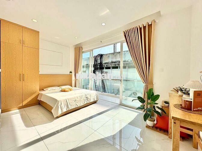Studio ban công sát bên đh ufm, full nội thất,  ở 2-3 người ở.