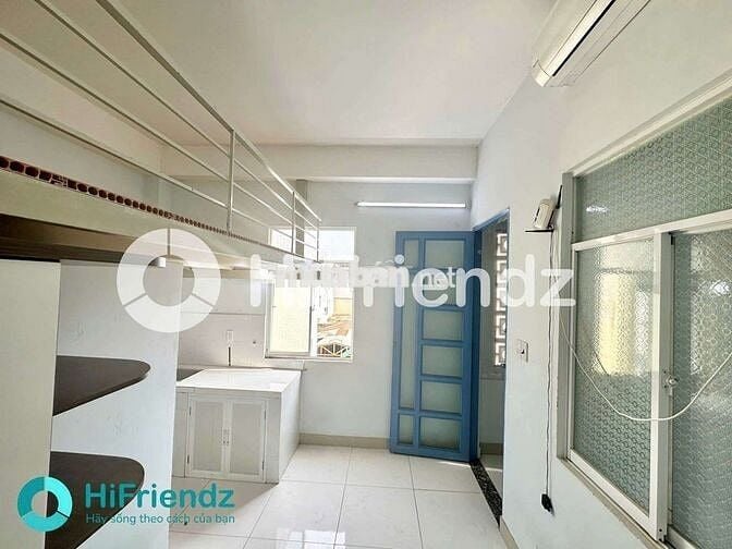 Duplex cửa sổ trời - Gần trường UEH - HUFLIT - UMP Quận 10
