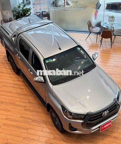 Bán tải 1 cầu Toyota Hilux 2020 dầu tự động xe zin