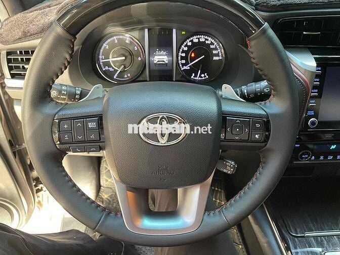 Toyota Fortuner 2.4G 4x2 AT Legender 2021