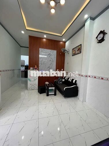 Nhà cấp 4 100% thổ cư, gần chợ khu đông dân cư cần bán