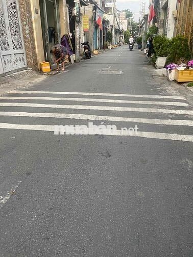 NHÀ MẶT TIỀN MIẾU GÒ XOÀI. KẸT TIỀN CẦN BÁN