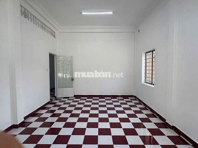 MB NHÀ TRỆT 2 LẦU ĐƯỜNG 30/4 CÓ 5PN-5WC SÂN CỰC RỘNG,NHÀ MỚI SẠCH