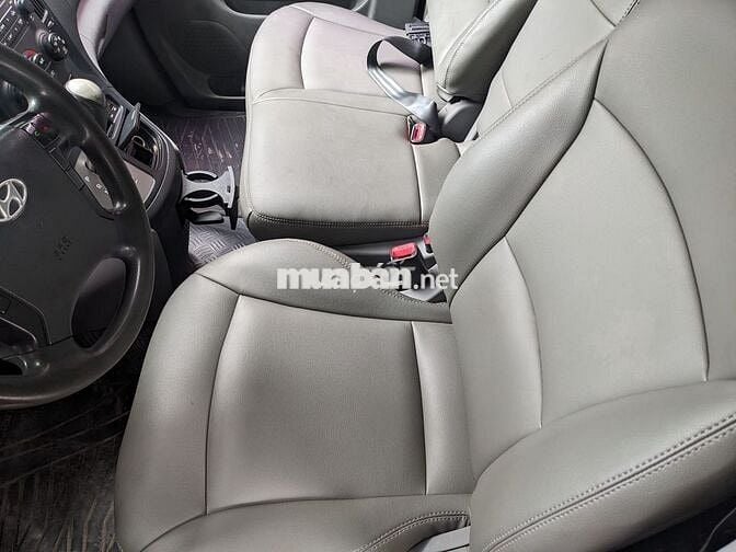 Xe Hyundai Grand Starex 2.5 MT 2016