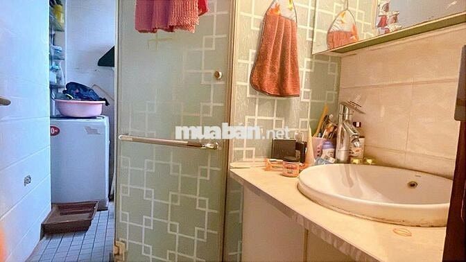 Bán căn hộ A6D KĐT mới Nam Trung Yên 37m2, giá 3,25 tỷ.