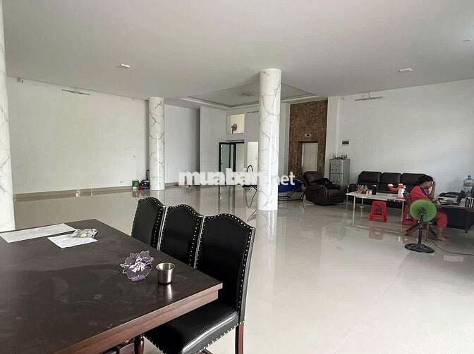TÒA NHÀ 650M2 PCCC THẨM DUYỆT ĐIỆN 3FA 1FA ĐỦ THANG MÁY TRỆT 3 LẦU