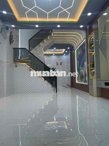 SIÊU PHẨM GẦN CHỢ DT 4.2m x 10m 3 Tỷ 950