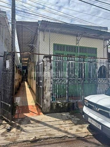 cô Lai cần bán gấp dãy trọ ở Hóc Môn, GIÁ 730 triệu, DT 102m2. SHR. 