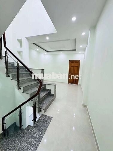 ĐƯỜNG NHỰA XE TẢI NÉ THÔNG HƯƠNG LỘ 2 CHIẾN LƯỢC 3 TẦNG 4M16M Hơn 5 TY