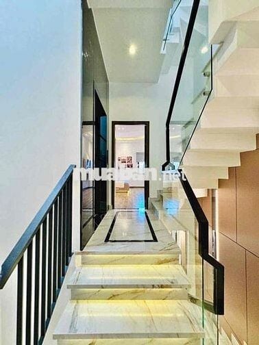 cho thuê nhà siêu phẩm (4x16) 3 lầu , 4pn , 5wc sẵn nội thất cao cấp