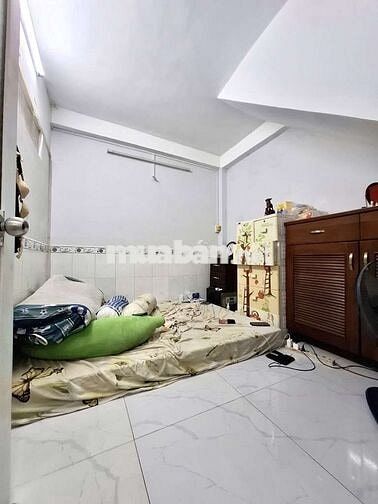 Bán nhà to đùng giá nhỏ xíu xiu Bình Trị Đông , BTĐ , Bình Tân