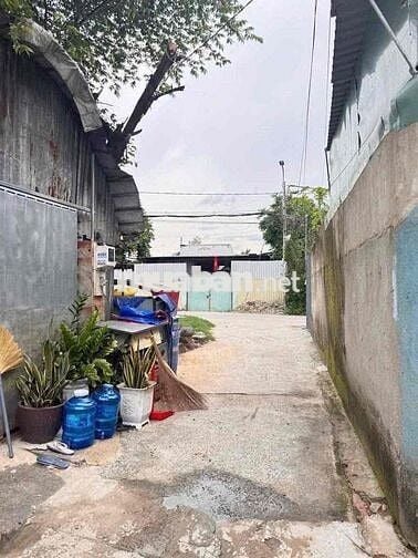 NHÀ SHR GIÁ SIÊU RẺ GẦN CHỢ THỚI TỨ ĐẶNG THÚC VỊNH NHÀ ĐẸP Ở NGAY