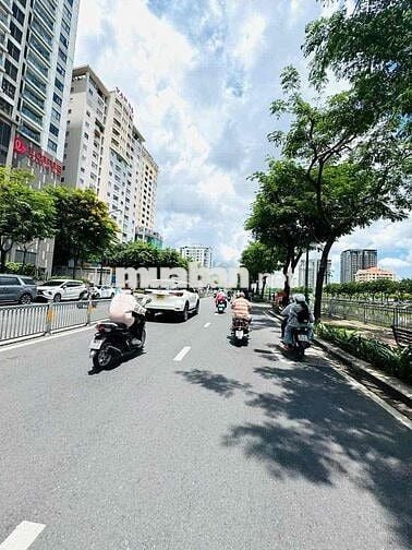 THƠM KÈO GÕ CỬA CC SỐ 1 TÔN THẤT  THUYẾT - VỊ TRÍ Ở NGAY BẾN VÂN ĐỒN