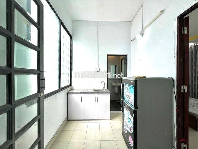 Cho Thuê 1PN Balcon 40m2 Giặt Riêng 3ng3xe Ngay ĐH Bách Khoa UEH Q10