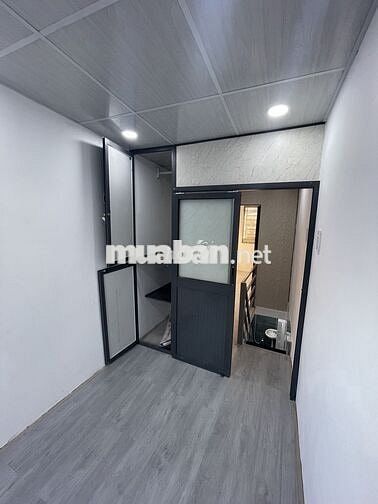Cần tiền bán gấp căn nhà Quận 8,Sát Chợ Rạch Ông,SHR,1T1L,giá chỉ 1ty6