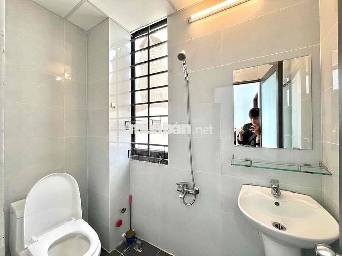Cho Thuê 1PN Balcon 40m2 Giặt Riêng 3ng3xe Ngay ĐH Bách Khoa UEH Q10