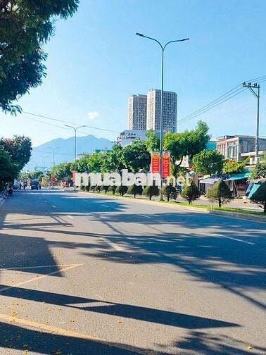 Nhà mặt tiền Nguyễn lương bằng