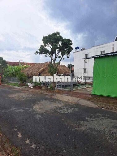 Đất 81m2 full thổ cư đối diện trường tiểu học Long Hoà.