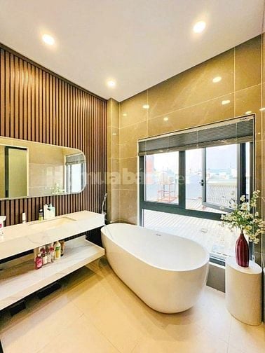 Bán nhà đẹp mặt tiền đường số lâm văn bền quận 7
