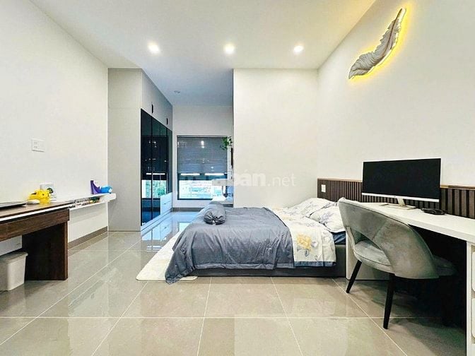 Bán nhà đẹp mặt tiền đường số lâm văn bền quận 7