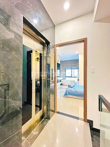 Bán nhà đẹp mặt tiền đường số lâm văn bền quận 7