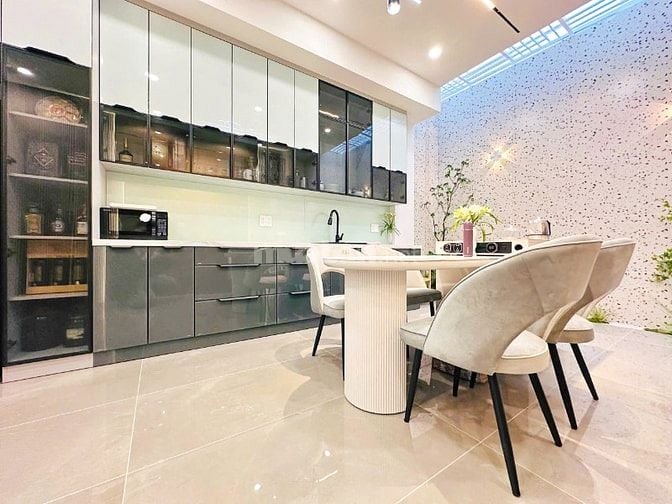 Bán nhà đẹp mặt tiền đường số lâm văn bền quận 7