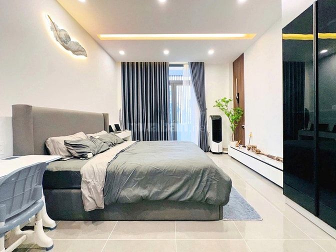 Bán nhà đẹp mặt tiền đường số lâm văn bền quận 7