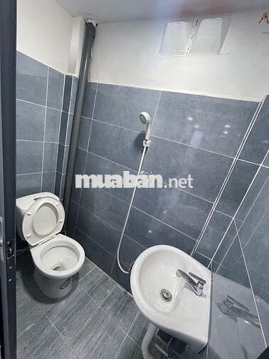 Cần tiền bán gấp căn nhà Quận 8,Sát Chợ Rạch Ông,SHR,1T1L,giá chỉ 1ty6
