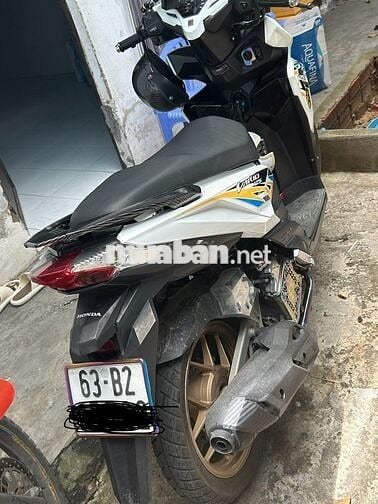 Xe vario 2017  125 mau trang đen