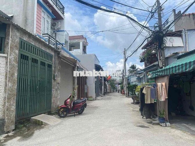 Bán nhà 4x16m, 1 lững, 3pn, sát chợ Thới Tứ. Thới Tam Thôn, Hốc Môn.
