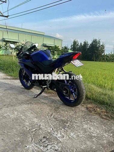 R15 2018 zin đẹp