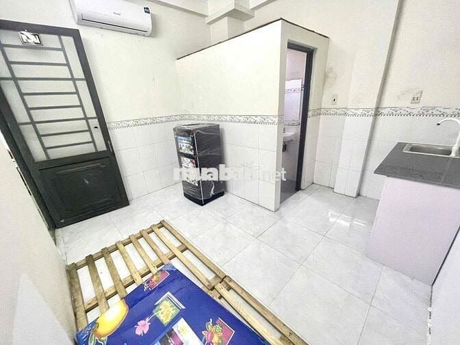 Phòng có máy lạnh, tủ lạnh ở Cầu Tham Lương