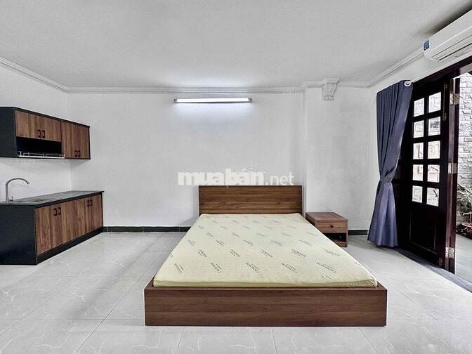 Căn hộ CC full nội thất mới có BAN CÔNG lớn kế BV Thống Nhất 7 Hiền