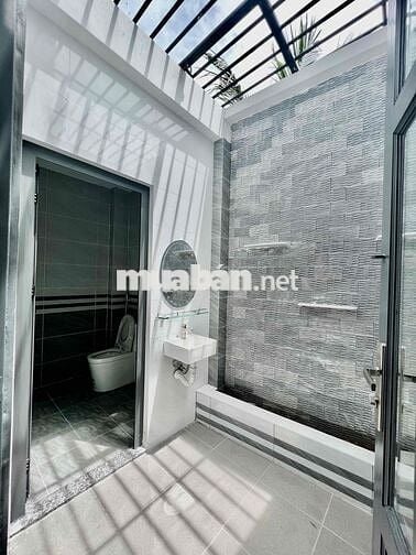Nhà Mới DT 280m2 1Trệt 4Lầu 6Pn 7Wc Sân Thượng Hẻm Xe Tải Vỉa Hè Mát