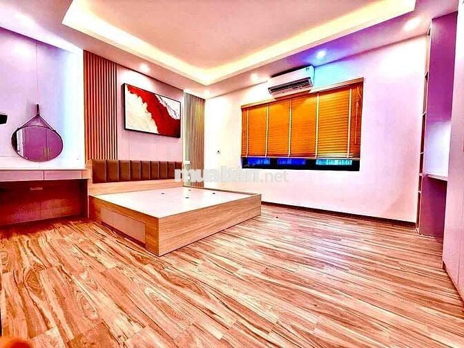 🌺EM GÁI HOA HẬU LĨNH NAM - THANG MÁY - FULL NỘI THẤT - VỊ TRÍ CỰC ĐẸP-