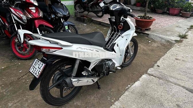 Future fi 2022 trắng đen 75345 ( hỗ trợ góp )