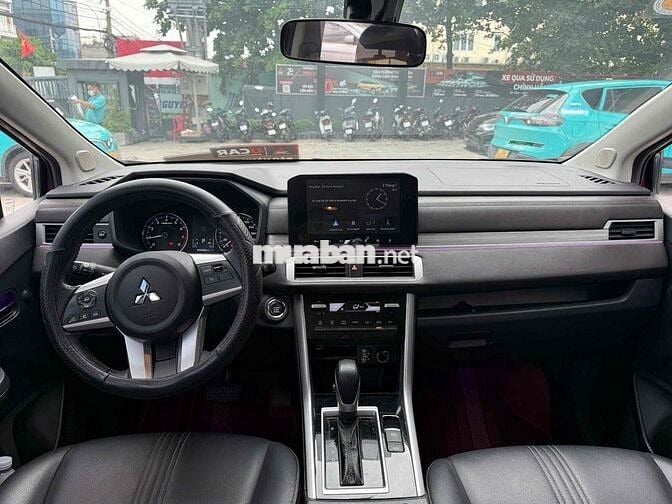 Xpander Premium 2023 xe hãng hỗ trợ trả góp