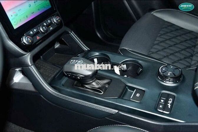 Ford Everest Platinum–Xe sang,full option,giá tốt